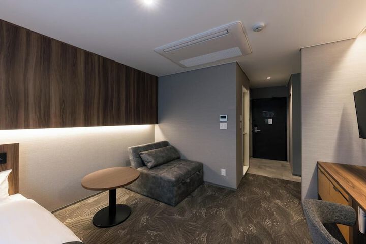 Room 21 of 52