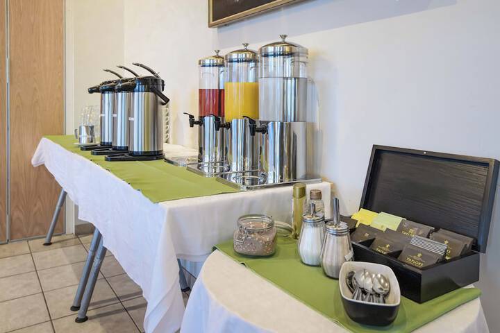 Breakfast/Coffee Service 66 of 103