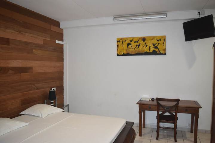 Room 11 of 38