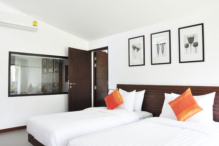 Room 7 of 29