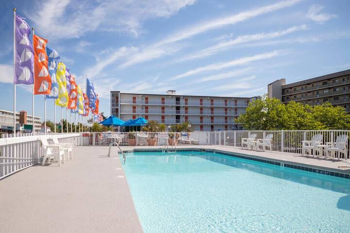 Photo of The Spinnaker Hotel Pool