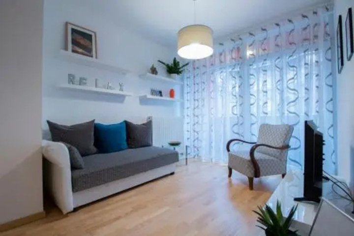 Room 4 of 15