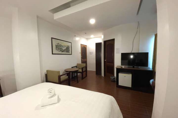 Room 12 of 79