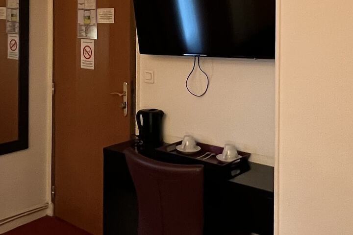 Room 27 of 58