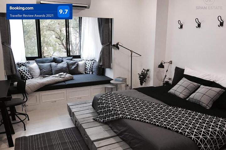 Stay in Style in the heart of Nimmanhemin rd R208