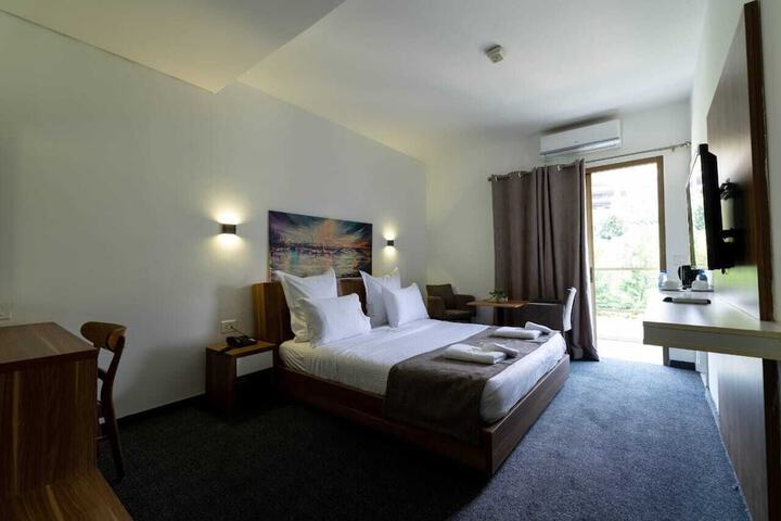 Room 18 of 49