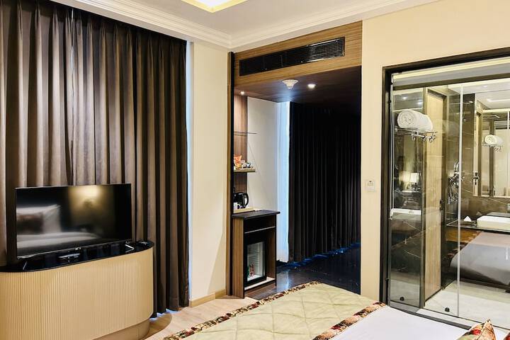 Room 7 of 52