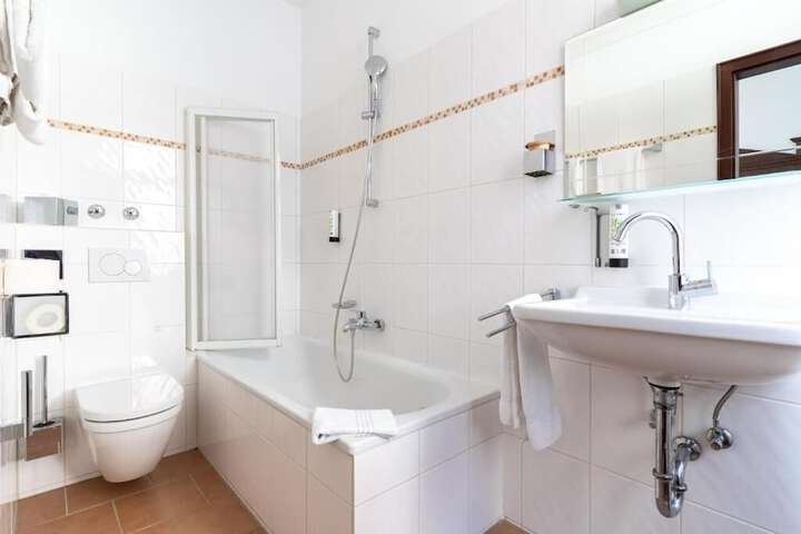 Room 18 of 25
