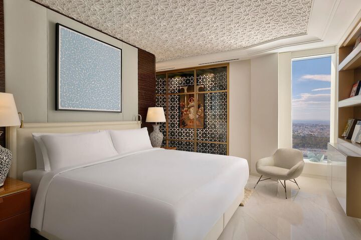 Room 10 of 61