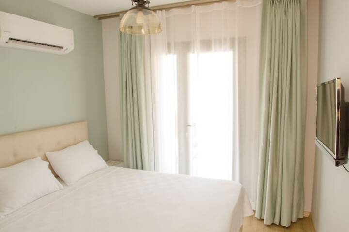Room 9 of 72