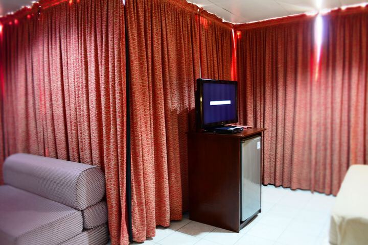Room 43 of 66