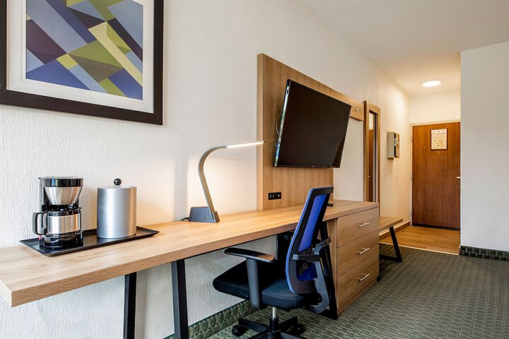 Room 65 of 125
