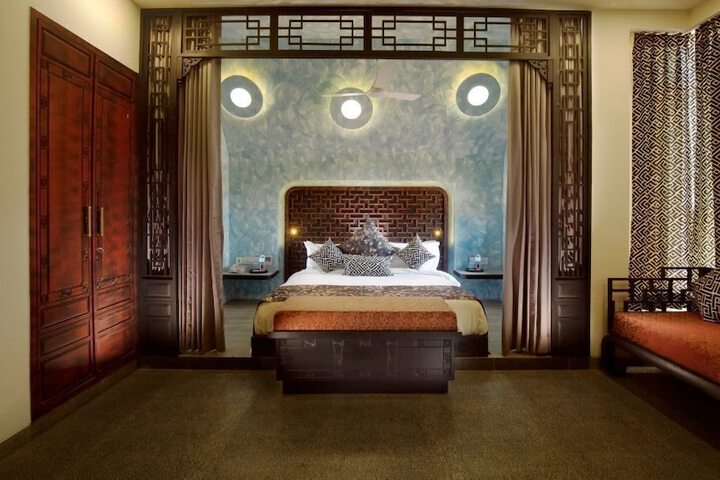 Room 34 of 81