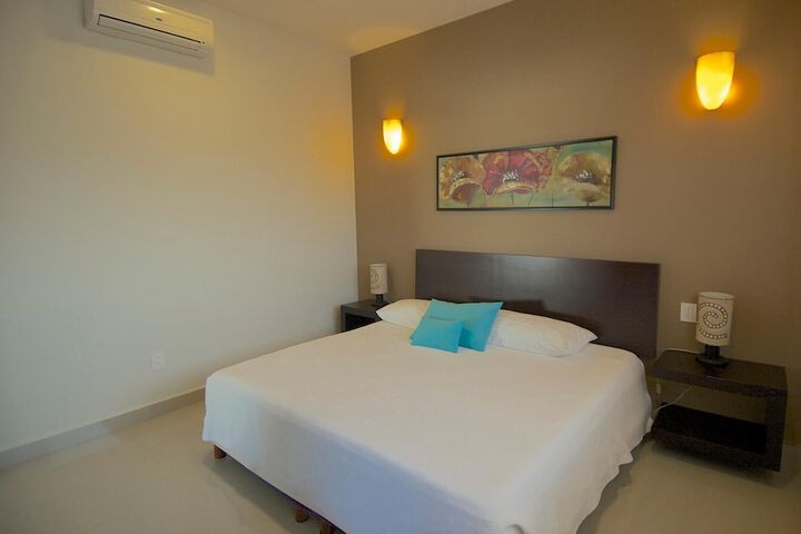 Room 3 of 28