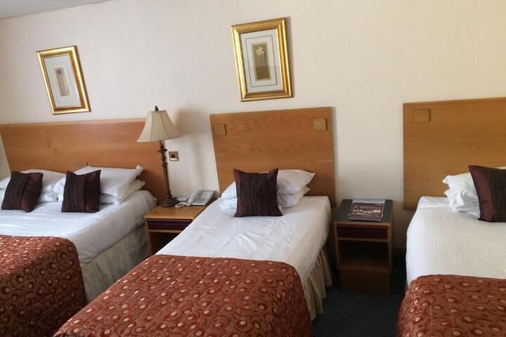 Room 38 of 128
