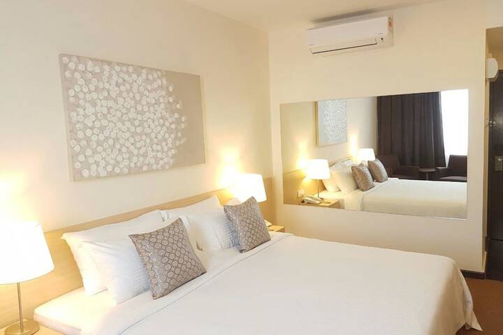 Room 10 of 34