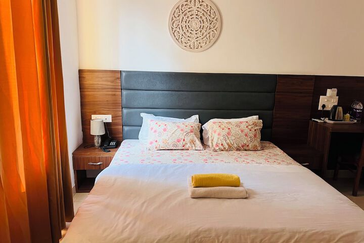 Room 5 of 28