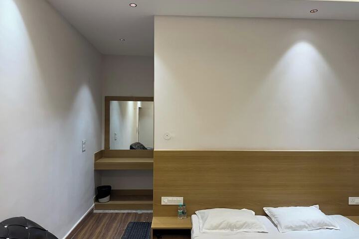 Room 4 of 47