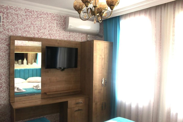 Room 9 of 43