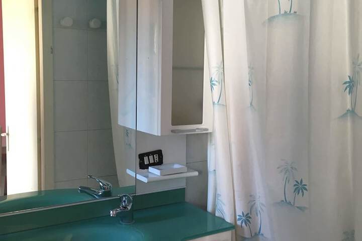Room 16 of 18