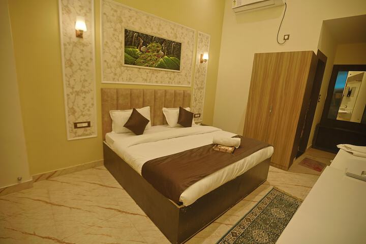 Room 3 of 22