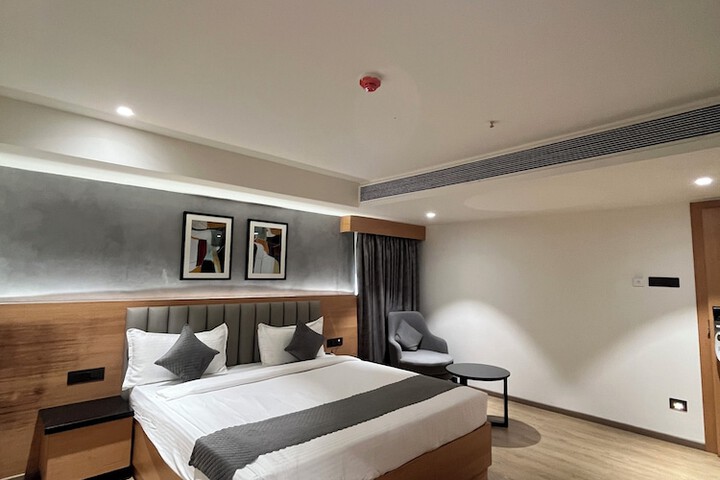 Room 14 of 24
