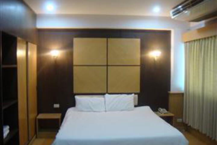 Room 3 of 5