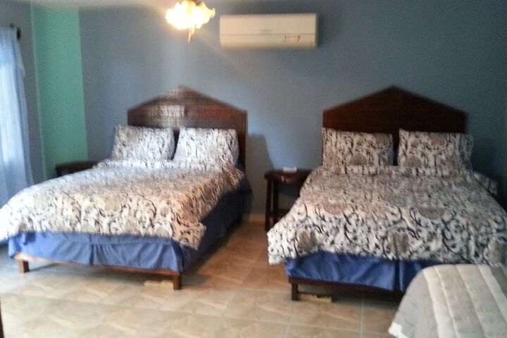 Room 4 of 108