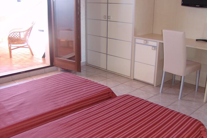 Room 8 of 46