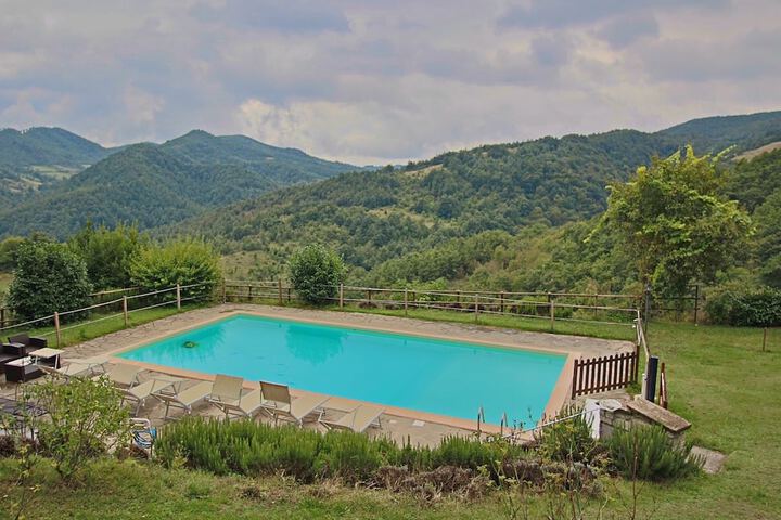 Spacious Farmhouse in Apecchio With Pool in Apecchio