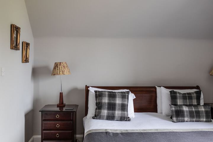 Room 10 of 50