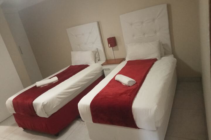 Room 13 of 28