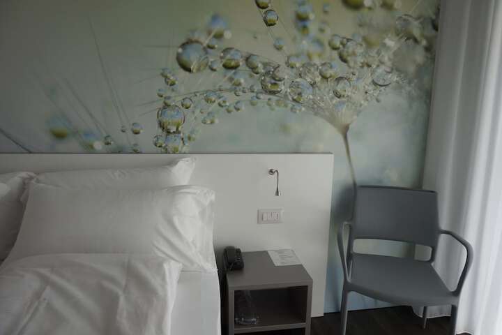 Room 8 of 71