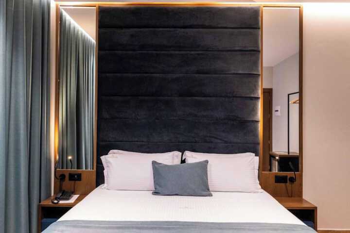 Room 19 of 265