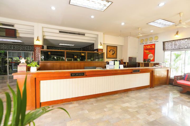 Entrance & Lobby