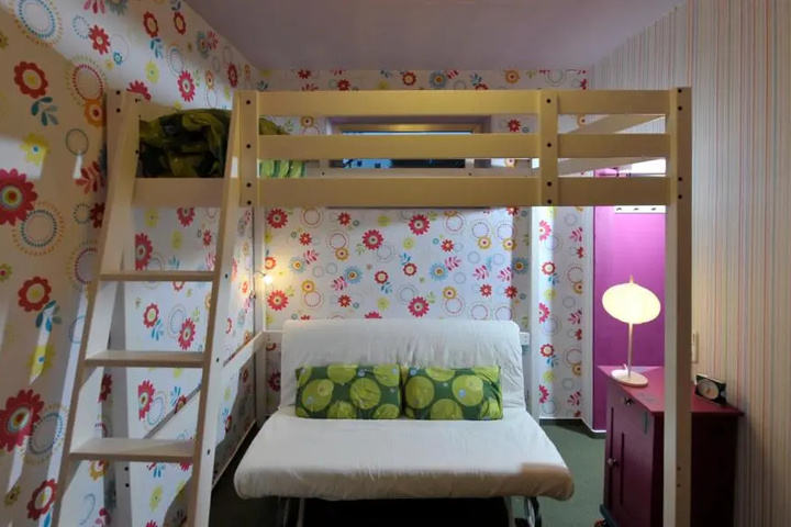 Room 4 of 4