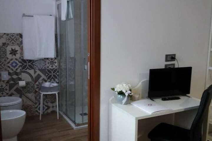 Room 27 of 63