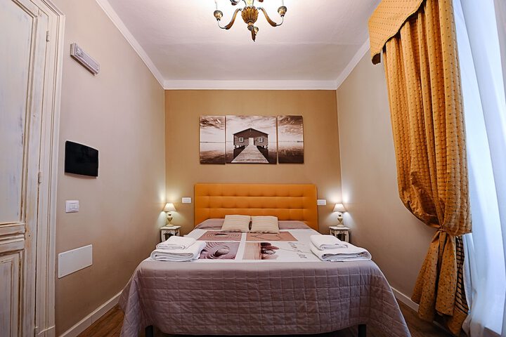 Room 7 of 62