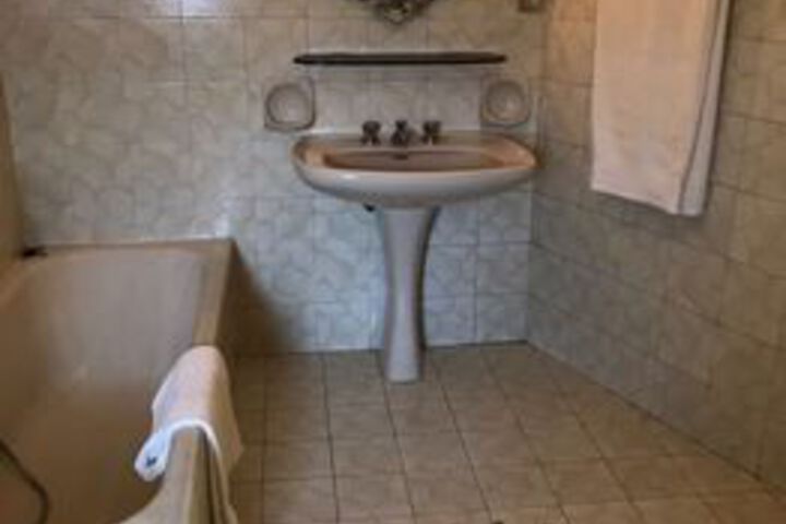 Room 5 of 35