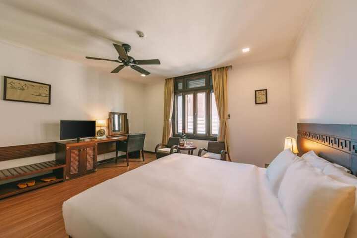Room 12 of 68