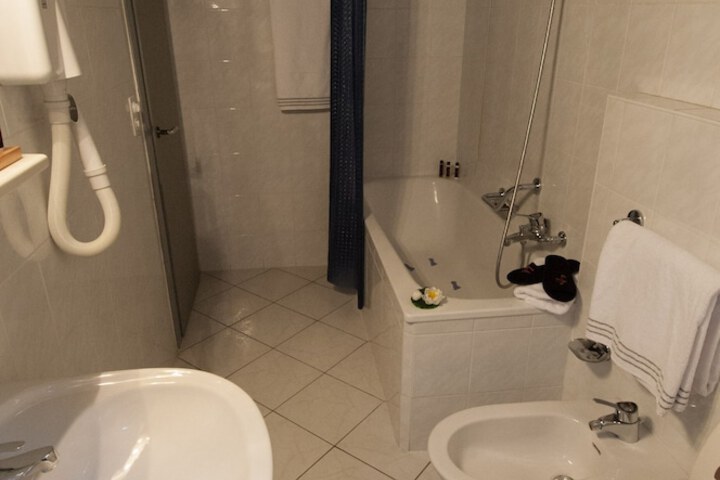 Room 18 of 71