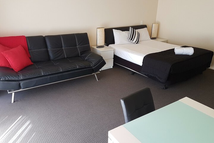 Room 32 of 136