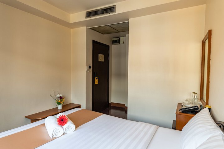 Room 9 of 98