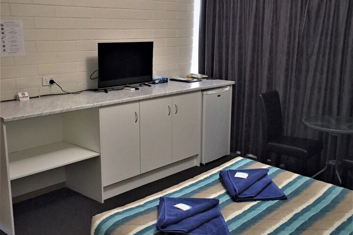 Room 35 of 69
