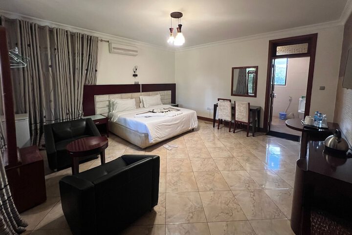 Room 5 of 37