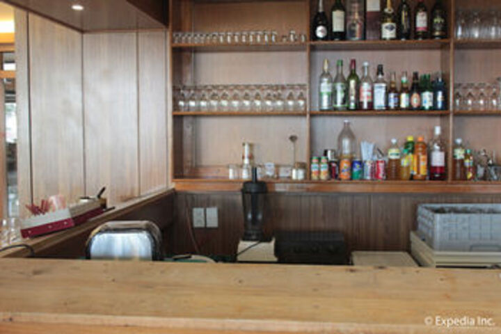 Lounge 51 of 82