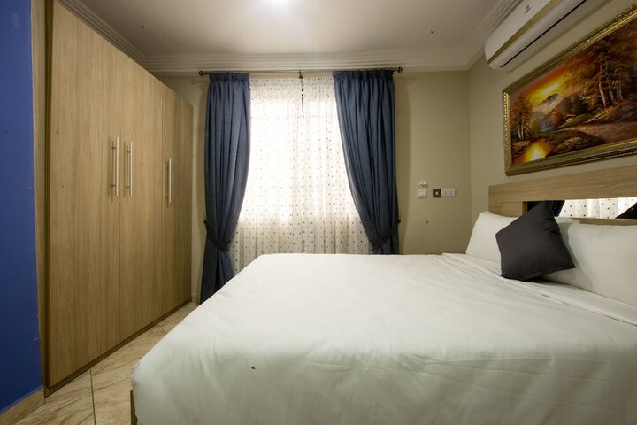 Room 16 of 130