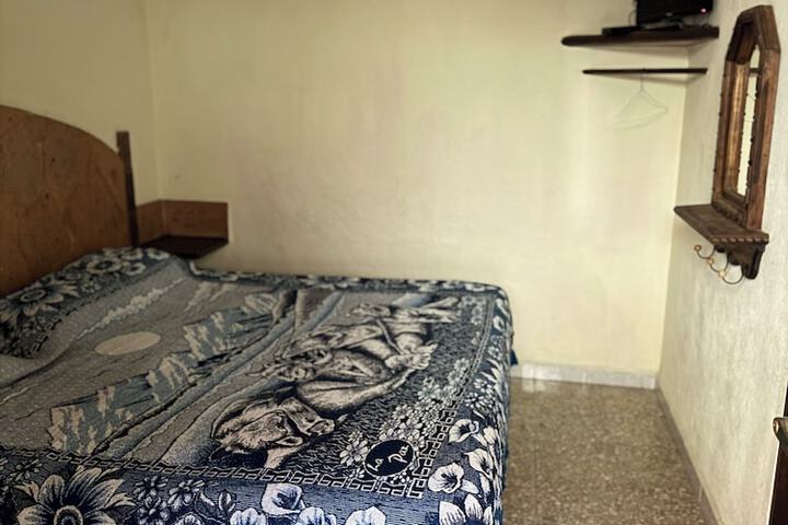 Room 28 of 82