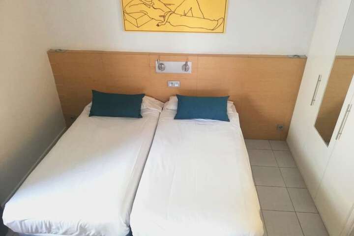 Room 60 of 179