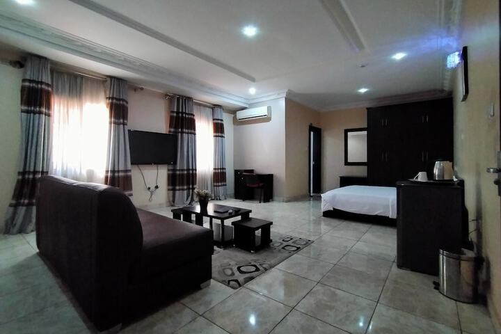 Room 19 of 38